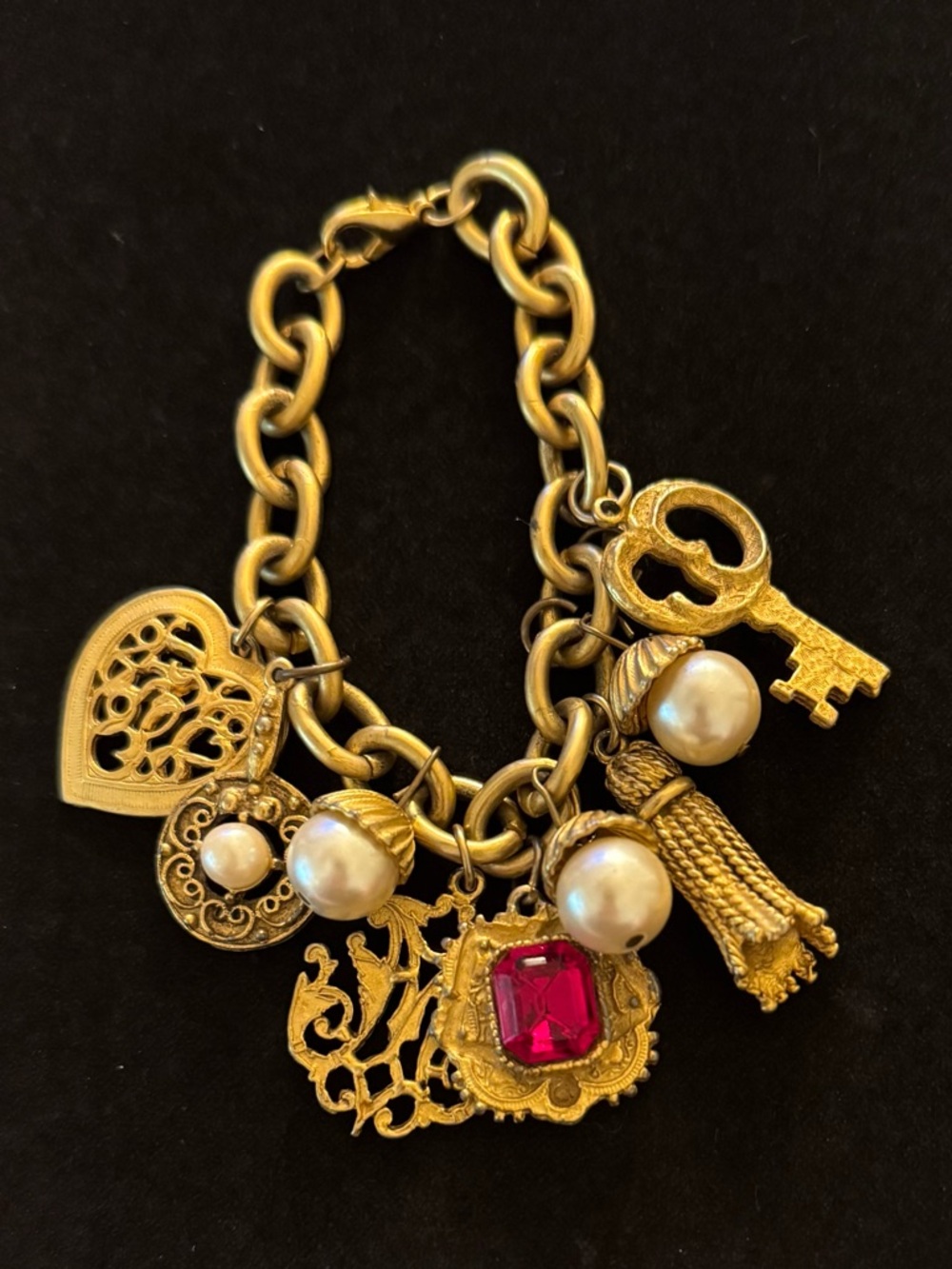 French Etruscan RARE VTG Charm Bracelet - Picture 12 of 12